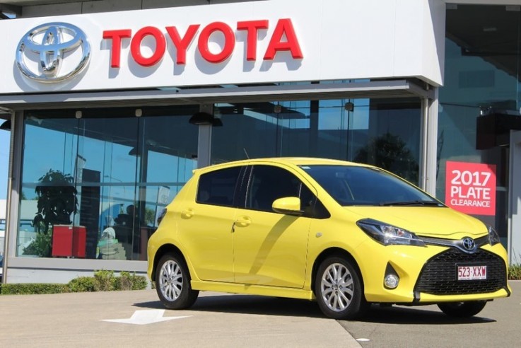 2015 Toyota Yaris Zr 5d Hatchback