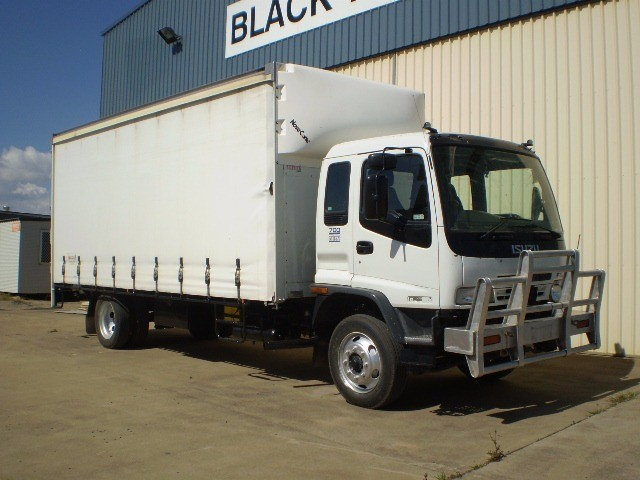 2003 Isuzu FSR700