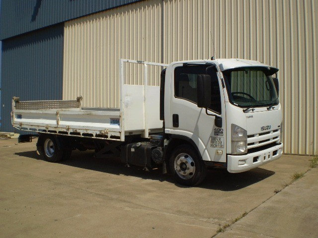 2010 Isuzu NPR400