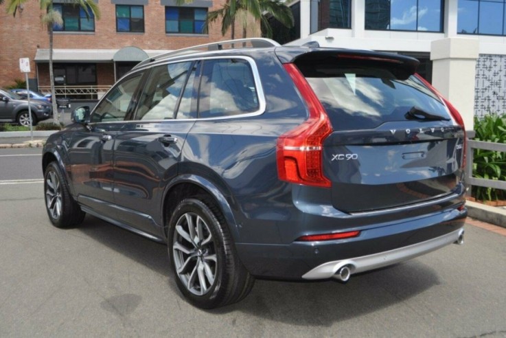 2017 MY18 Volvo XC90 D5 Momentum for sal