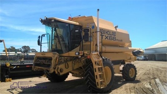 1999 New Holland TX68 Plus Combine Harve