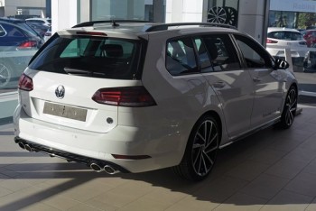 2017 VOLKSWAGEN GOLF WAGON0