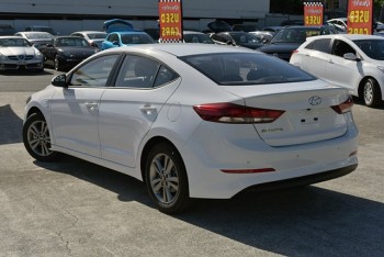 2017 Hyundai Elantra Active Sedan