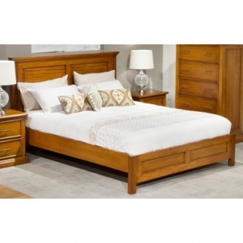 LODGE QUEEN BED