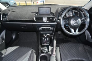 2015 Mazda 3 SP25 Sedan