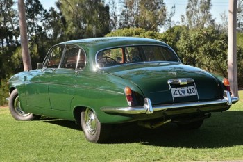  Jaguar 420G Sedan