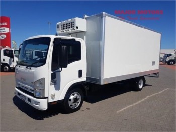 2009 Isuzu NPR 300 Refrigerated