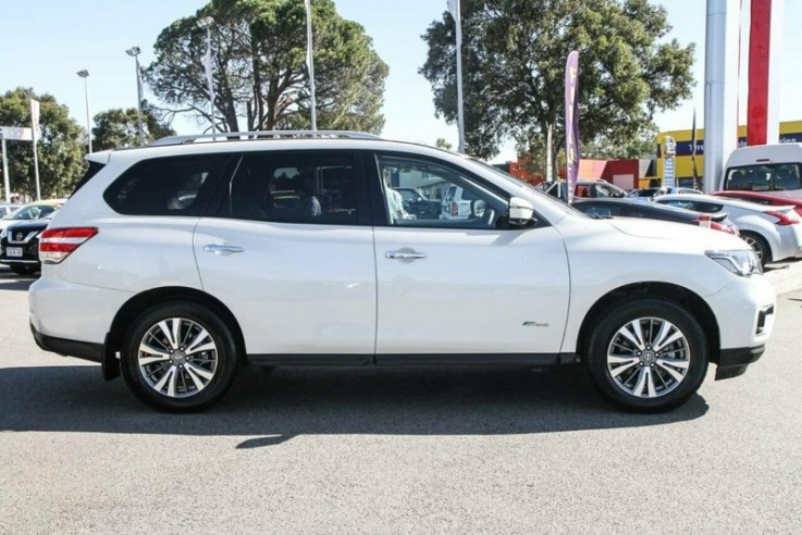 2017 NISSAN PATHFINDER ST-L X-TRONIC 4WD