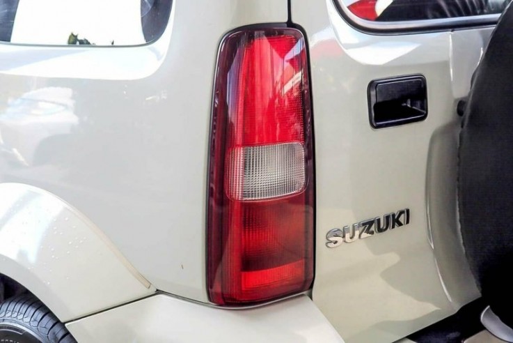 2013 Suzuki Jimny Sierra Hardtop (White)