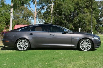 2010 Jaguar XJ Premium LWB Luxury Sedan