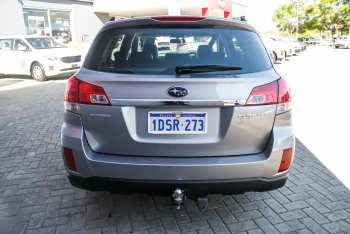 2011 SUBARU OUTBACK 2.5i