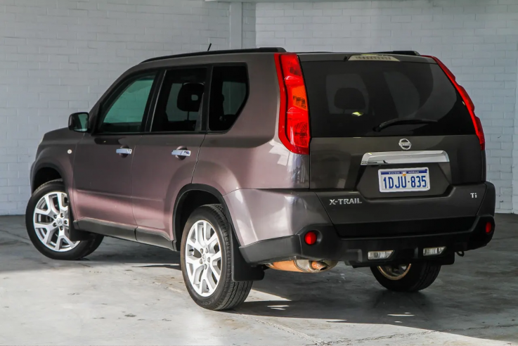 2010 NISSAN X-TRAIL Ti