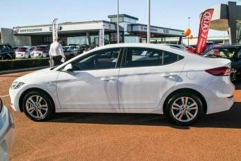 2017 Hyundai Elantra Active Sedan (White