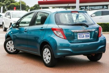 2013 Toyota Yaris Yr Hatchback (Blue)