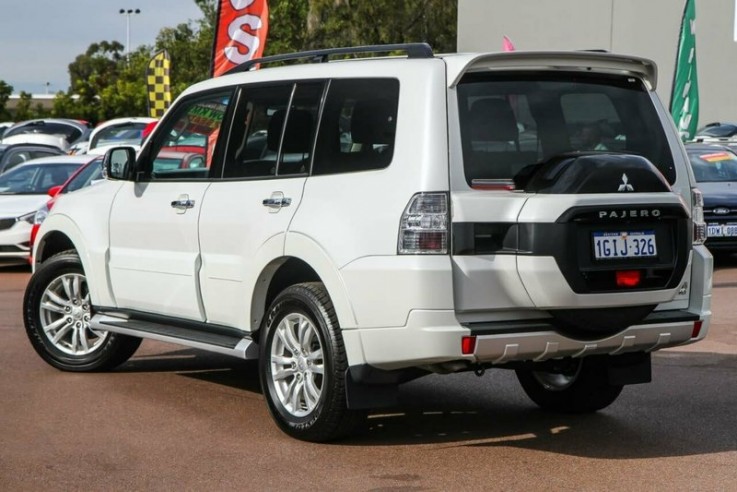 2017 Mitsubishi Pajero Glx Wagon (White)