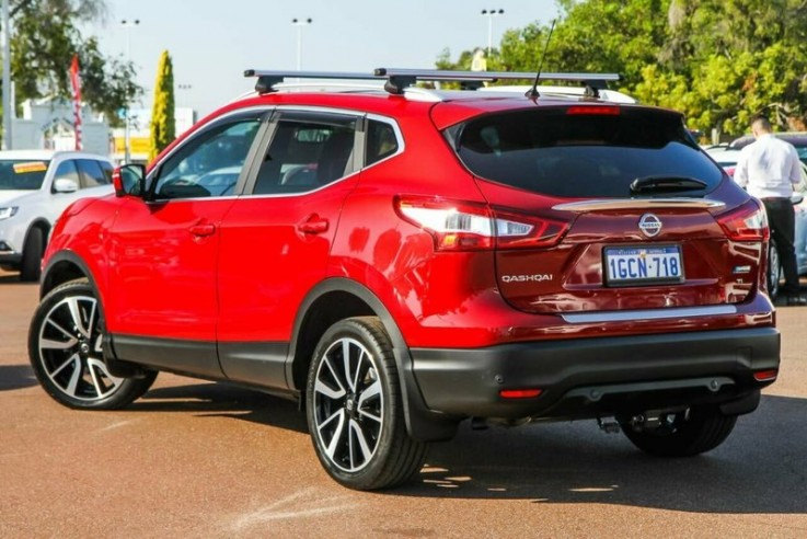 2016 Nissan Qashqai Ti Wagon (Red)