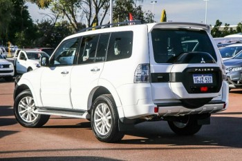 2017 Mitsubishi Pajero Glx Wagon (White)