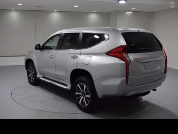 2016 Mitsubishi Pajero Spor