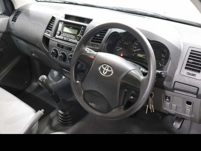  Toyota Hilux WORKMATE 2013