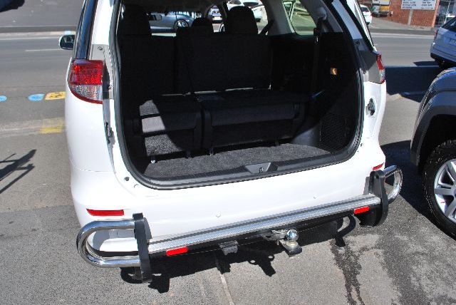 TOYOTA TARAGO 8 SEATER 2014