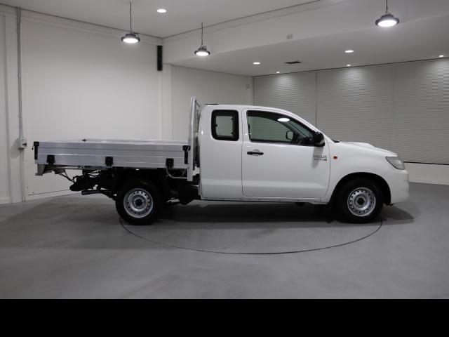 TOYOTA HILUX SR 2013