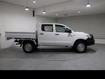 TOYOTA HILUX 4X4 SR 3.0LT 2014