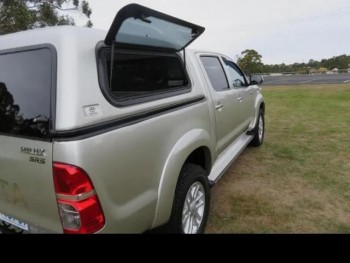 OYOTA HILUX SR5 (4X4) 2012