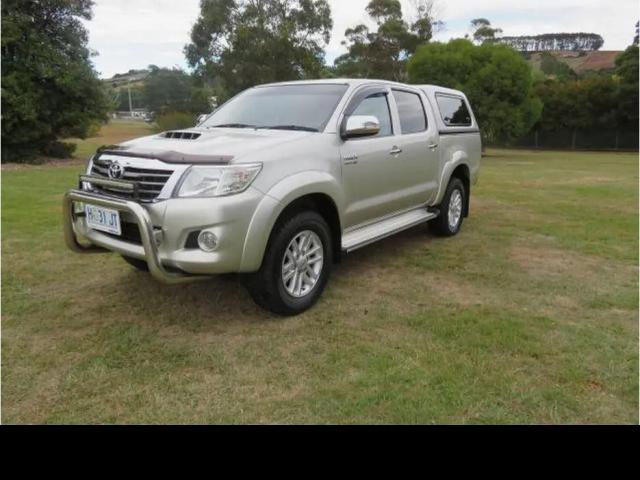 OYOTA HILUX SR5 (4X4) 2012