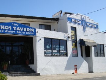 nikos tavern