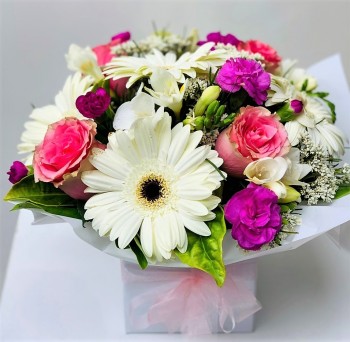 Congratulation Flowers for New Born Baby