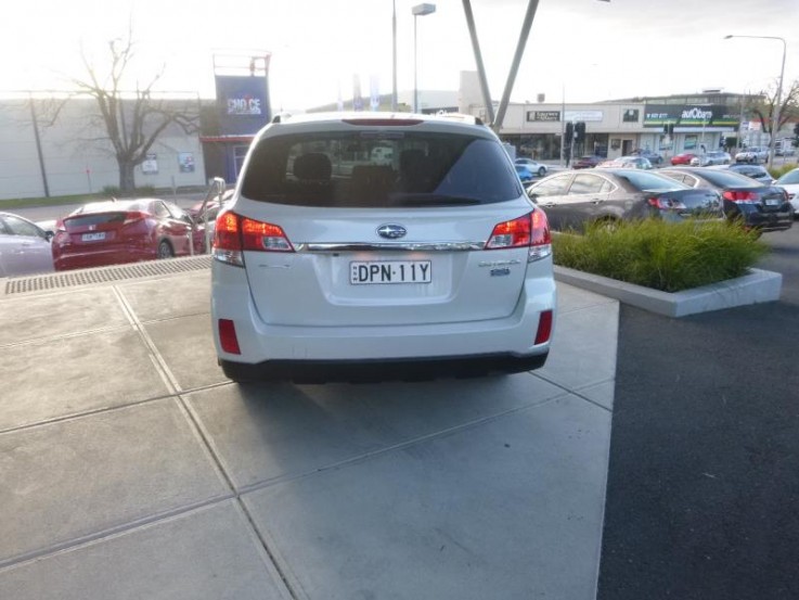 2013 SUBARU OUTBACK  2.0D Premium