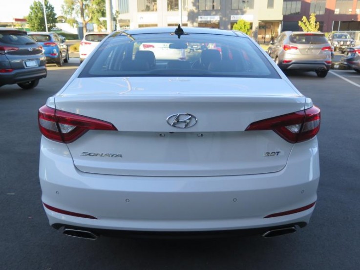 2016 HYUNDAI SONATA  Premium