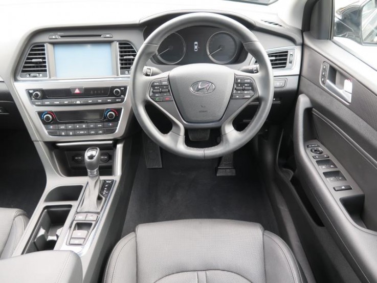 2016 HYUNDAI SONATA  Premium