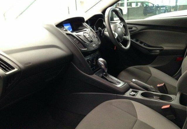 2012 Ford Focus Ambiente PwrShift LW Hat