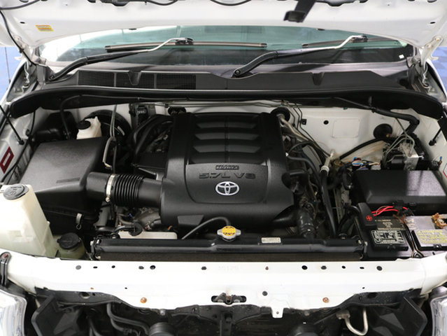 USED TUNDRA SR 5.7L V8 6 SP