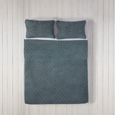 Bouclair Organic Raz Coverlet Teal Queen