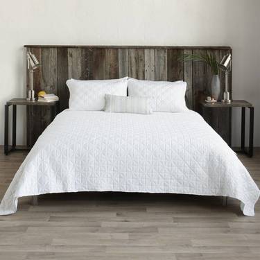 Bouclair Private Gallery Isle Coverlet