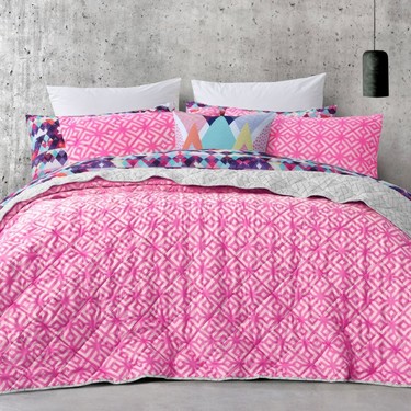 Mode Zahara Quilted Coverlet