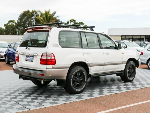 2003 TOYOTA LANDCRUISER UZJ100R SAHARA W