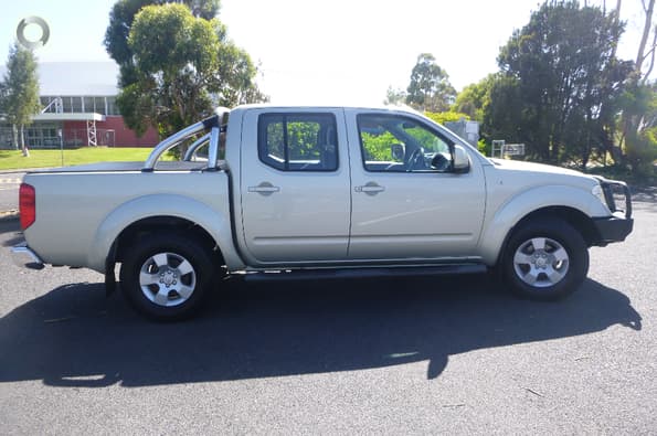 2011 Nissan Navara ST D40 Auto 4x4 Dual 