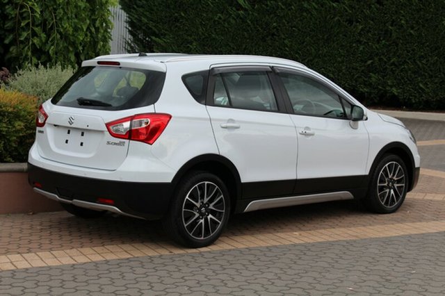 2015 Suzuki S-Cross GLX Hatchback