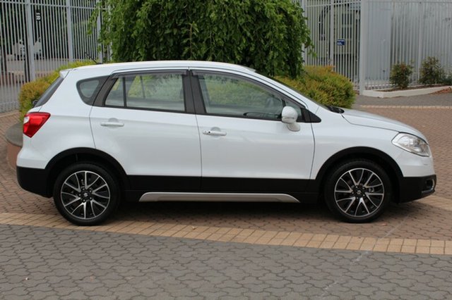 2015 Suzuki S-Cross GLX Hatchback