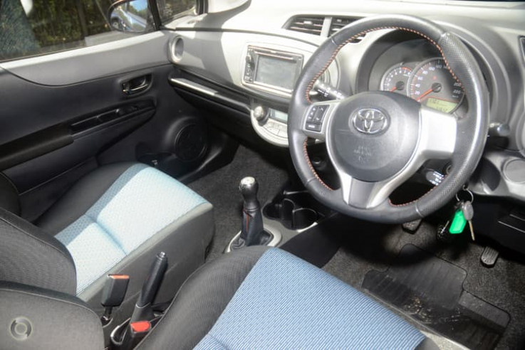 2013 Toyota Yaris ZR Manual