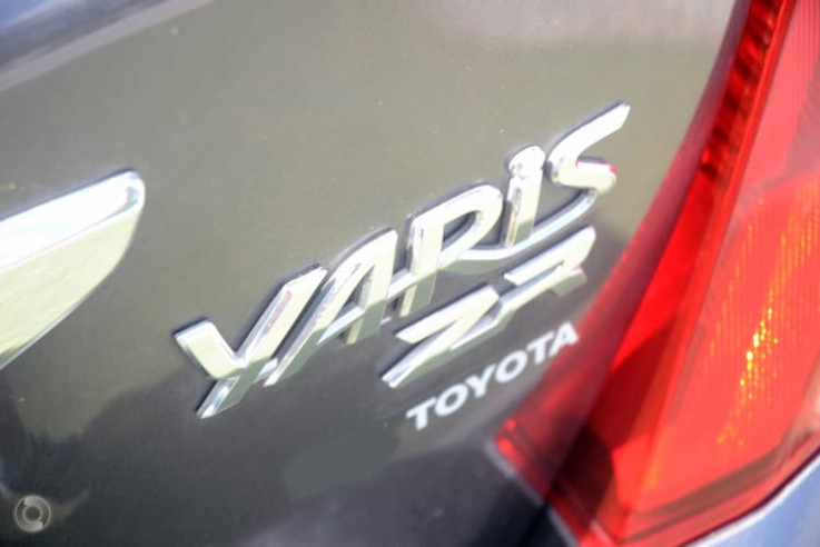 2013 Toyota Yaris ZR Manual