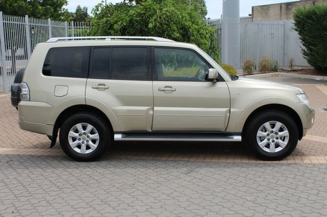 2010 Mitsubishi Pajero GLS Wagon