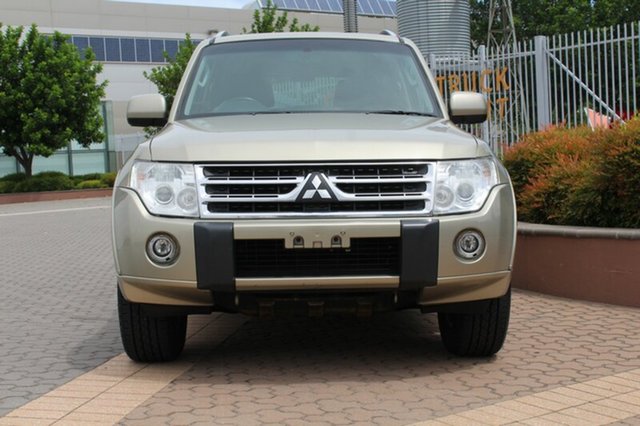 2010 Mitsubishi Pajero GLS Wagon