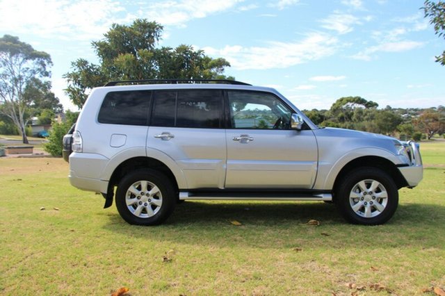 2011 Mitsubishi Pajero Platinum Wagon