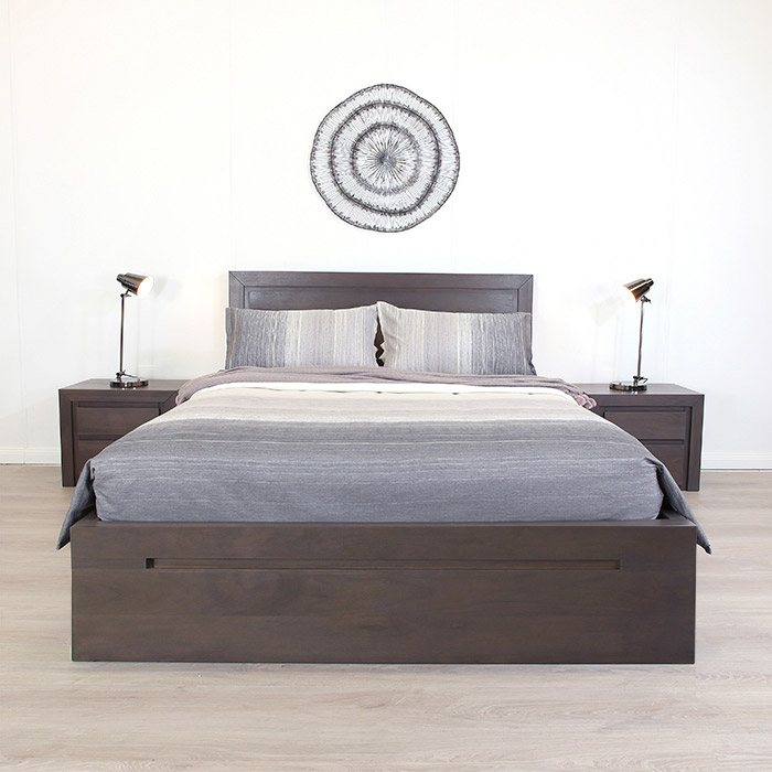 VILLA GREY WALNUT KING DRAWER BASE BED F