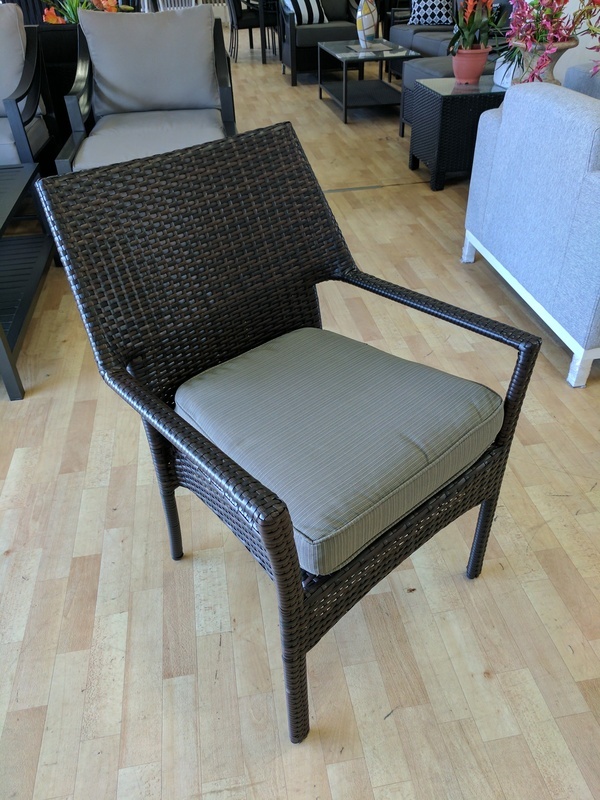  HAMPTON DINING CHAIR