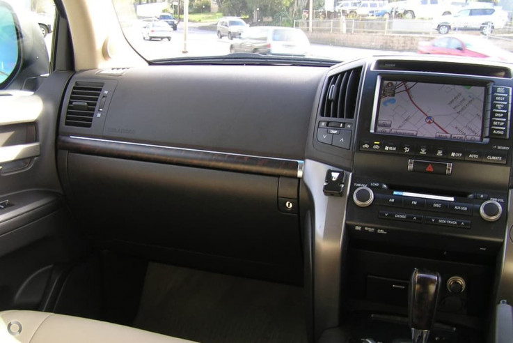 2011 Toyota Landcruiser Sahara Auto 4x4 